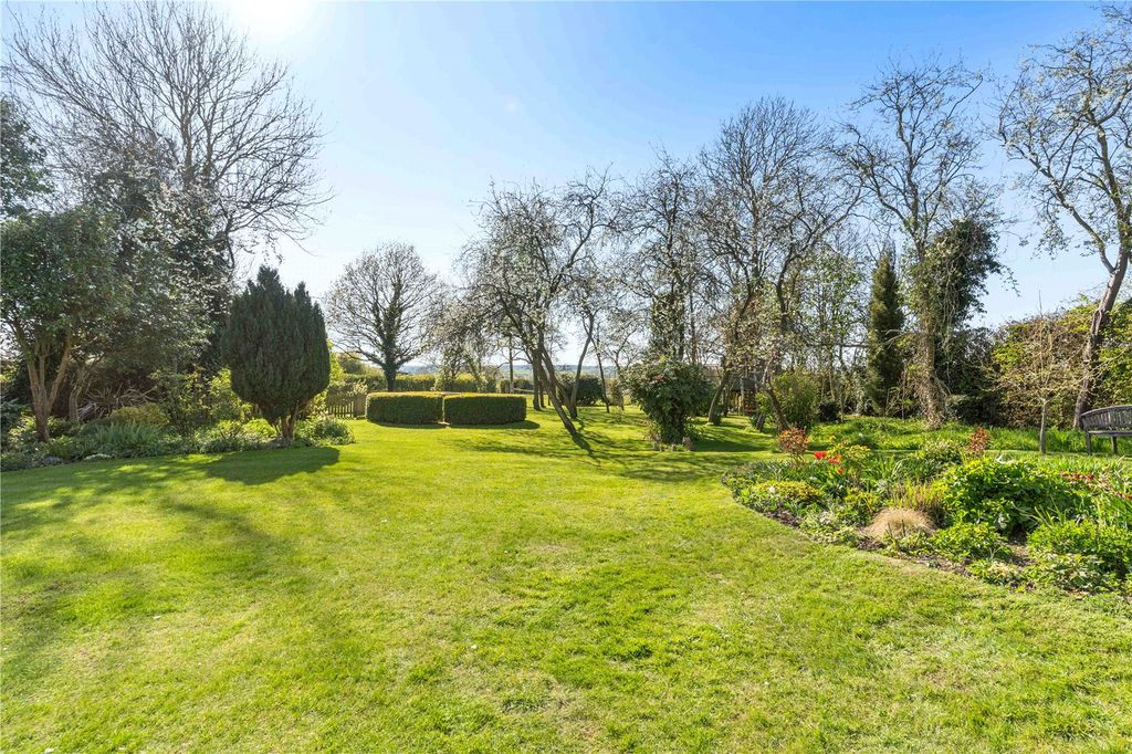 Property photo 2 of 21 Picture No. 16
