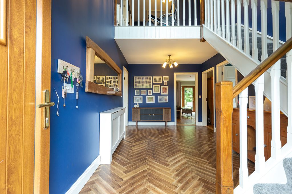 Property photo 3 of 39