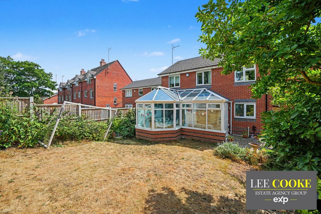 Property photo 2 of 34