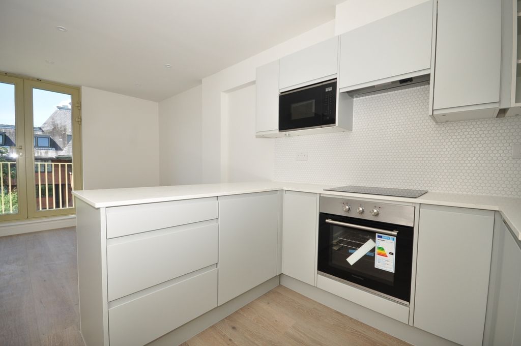 Property photo 2 of 6 Kitchen
