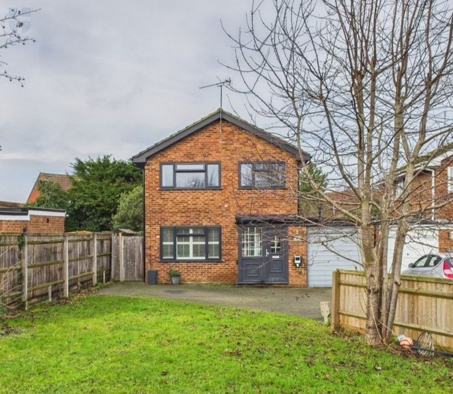 Property photo 1 of 18 Cam03852G0-Pr0514-Still021