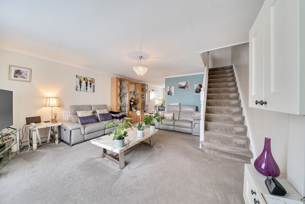 Property photo 2 of 20 1433729-1-69c2A1d...