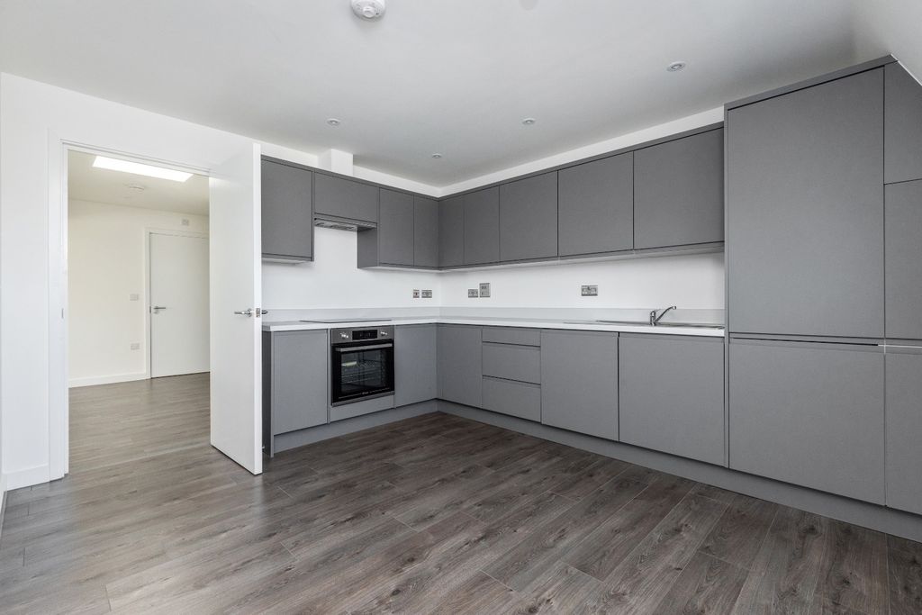 Property photo 2 of 11 4551272