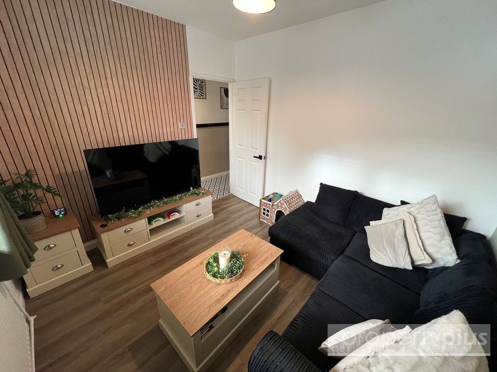 Property photo 2 of 13 Picture No. 10