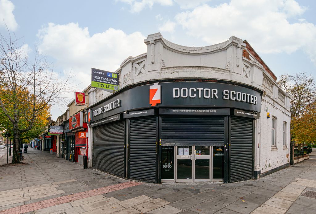 Property photo 2 of 3 185 Holloway Road-002