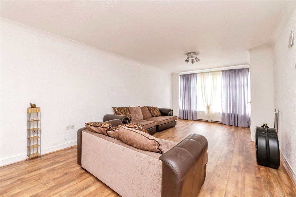 Property photo 2 of 17 Photography