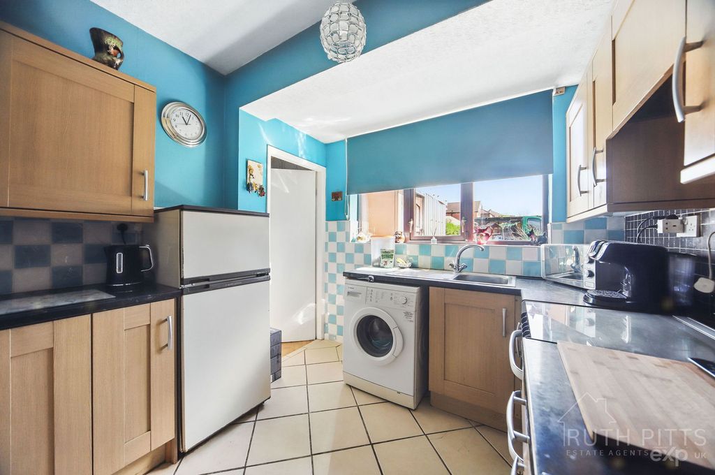 Property photo 2 of 29