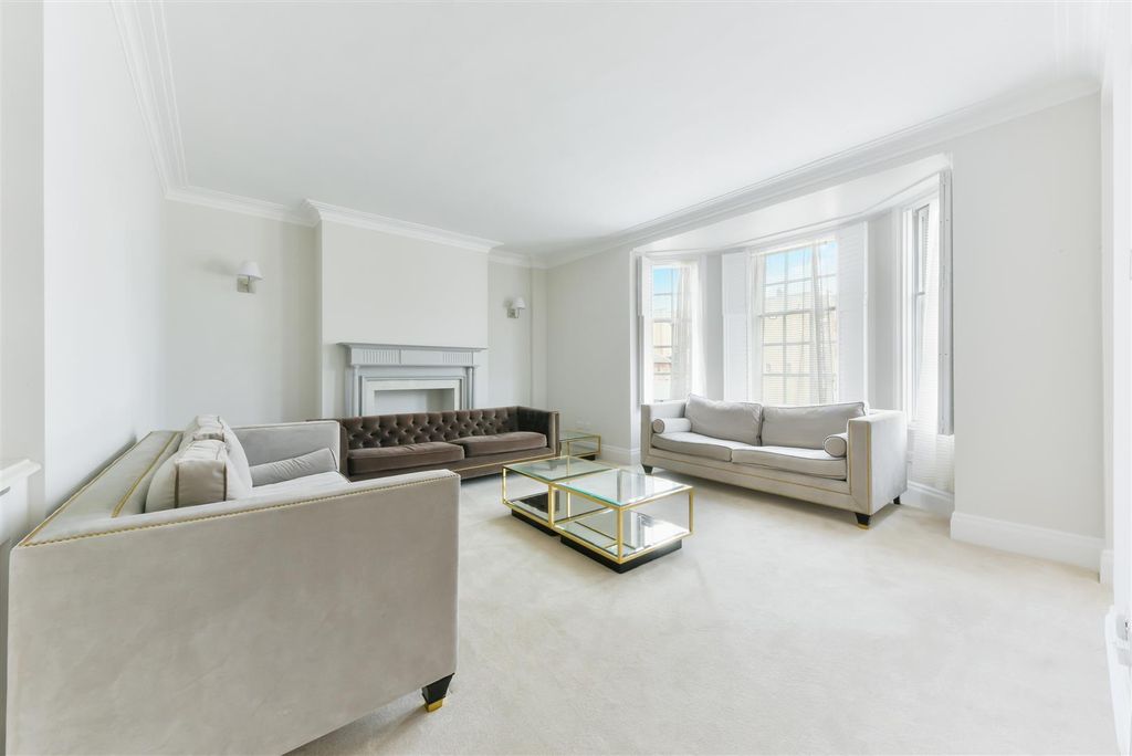 Property photo 3 of 15 Malvern Court, 7- (14).Jpg