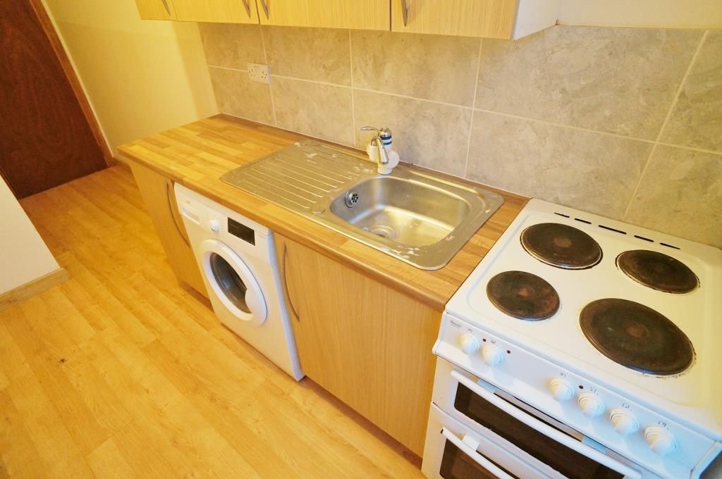 Property photo 2 of 6 Kitchen