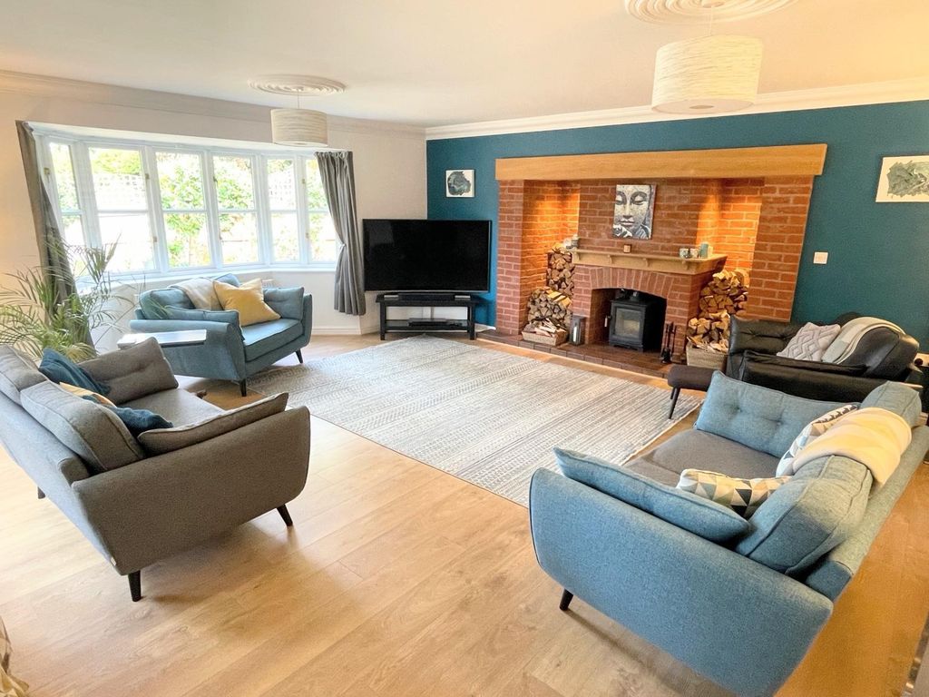 Property photo 2 of 34 Sitting Room (Vendor's Photo)