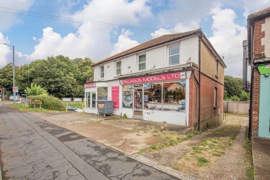 Property photo 2 of 17
