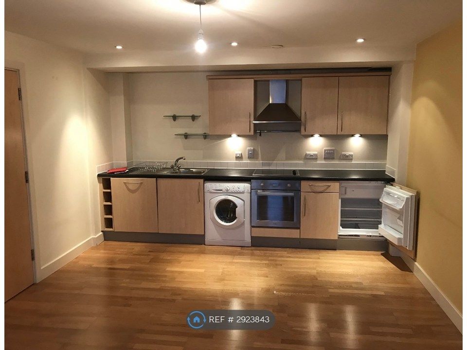 Property photo 2 of 7 Kitchen
