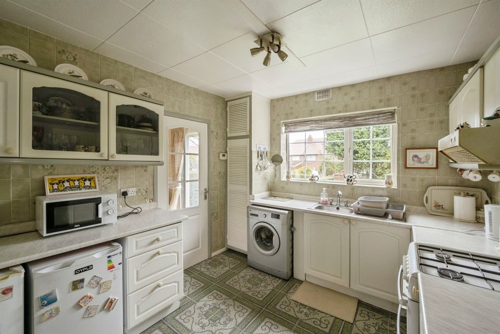 Property photo 3 of 23