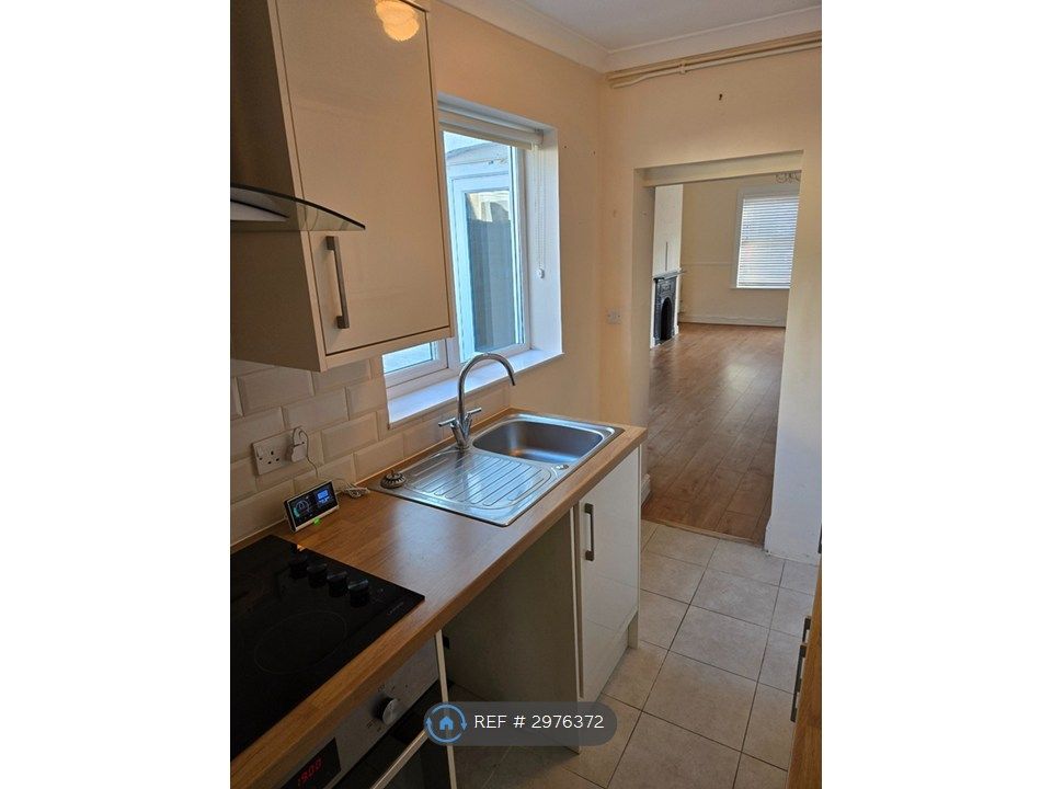 Property photo 2 of 16 Kitchen