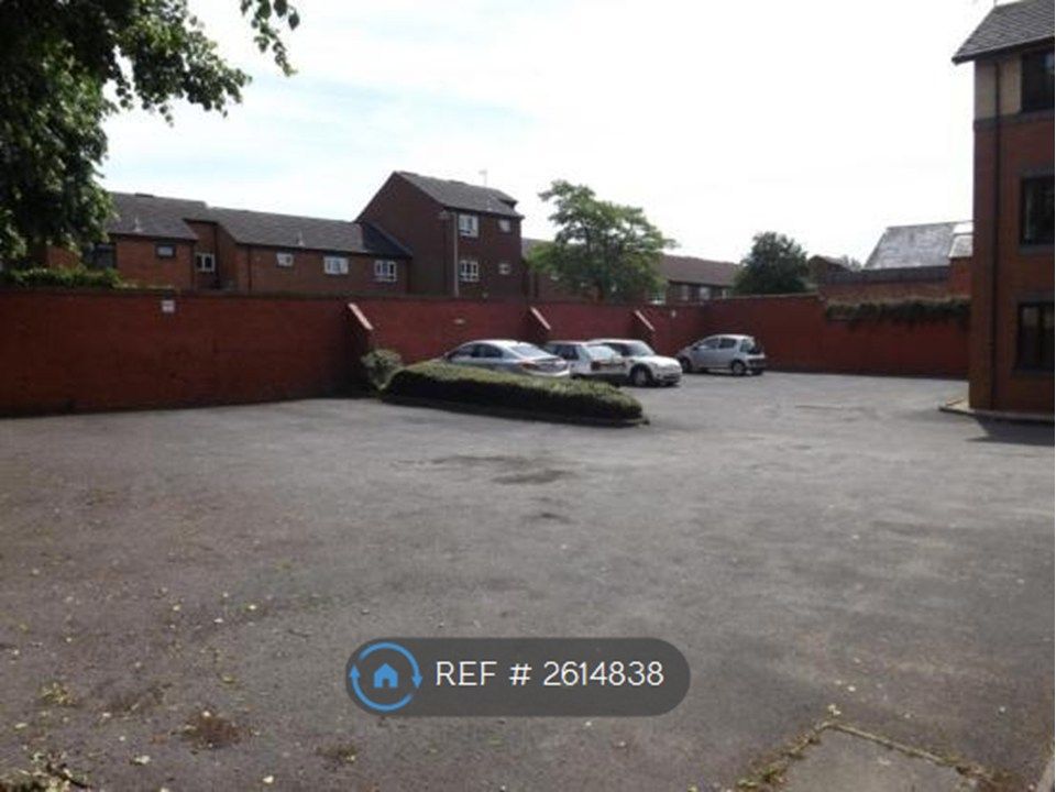 Property photo 3 of 10 Secure Parking