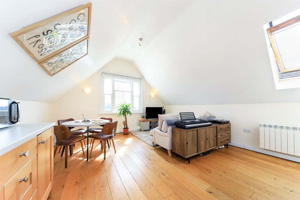 Property photo 3 of 14 Image