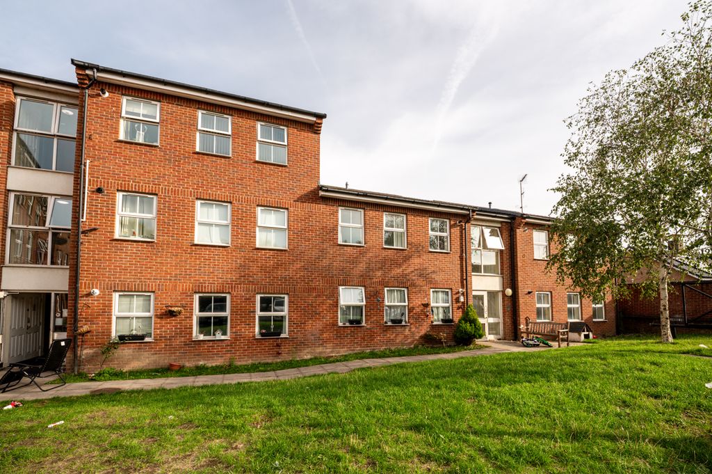 Property photo 2 of 15 01