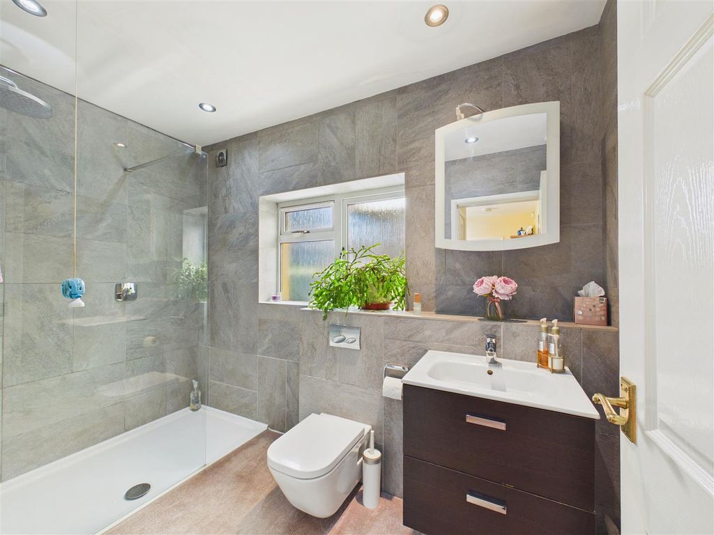 Property photo 3 of 24 Shower Room