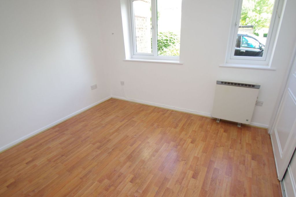 Property photo 3 of 6