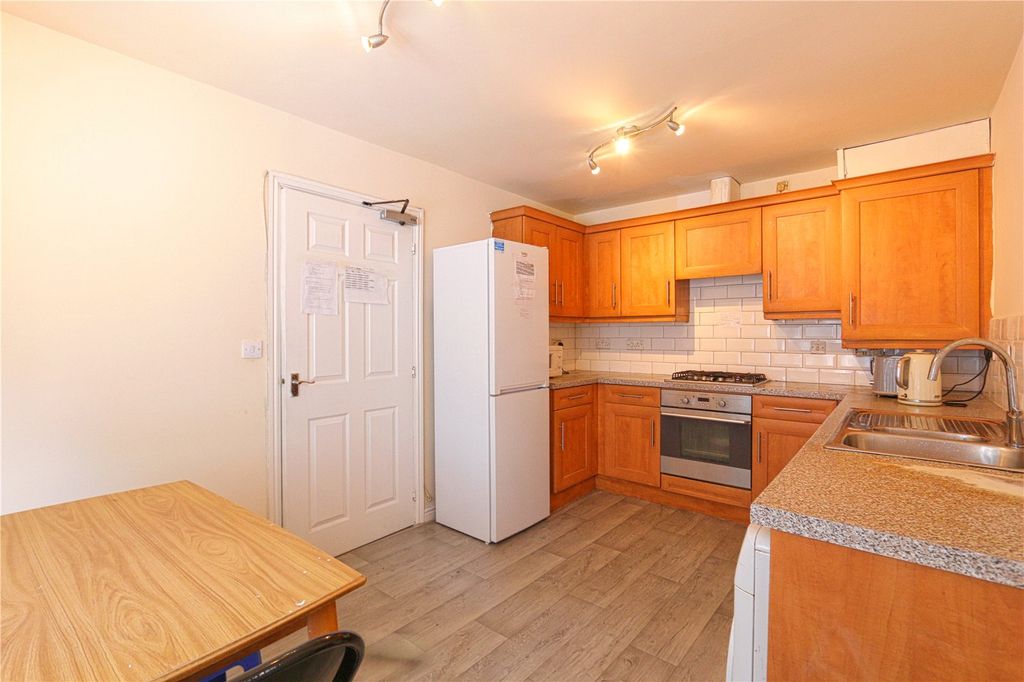 Property photo 3 of 14 Kitchen