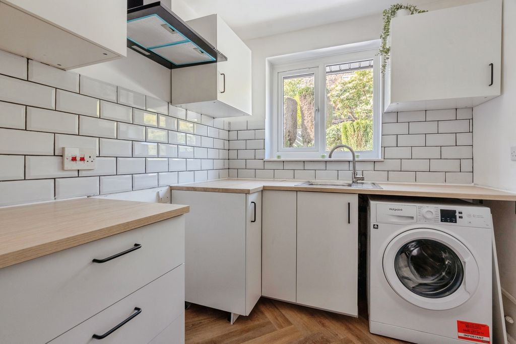 Property photo 2 of 17 Pbox-Img.Jpg