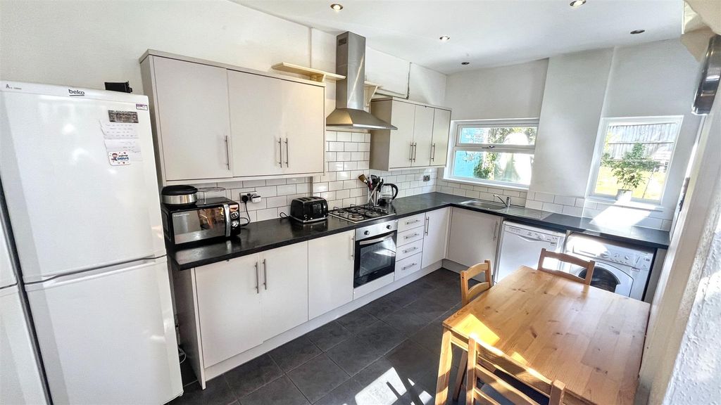 Property photo 2 of 13 Kitchen