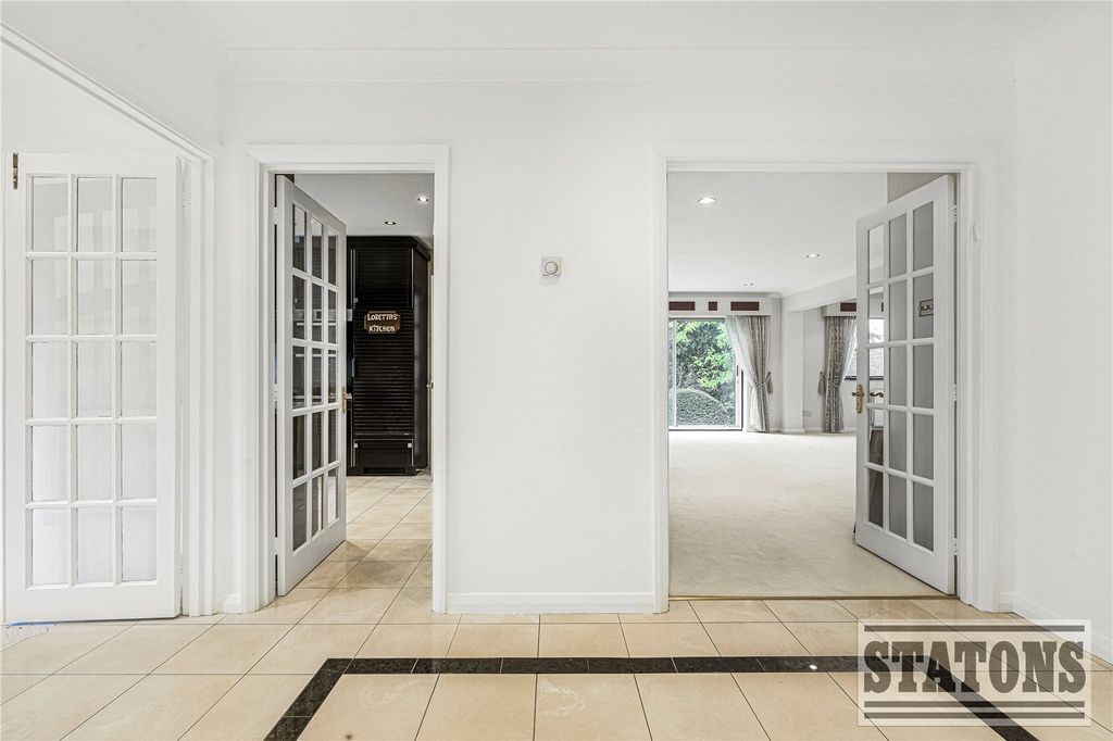 Property photo 3 of 19 Picture No. 28