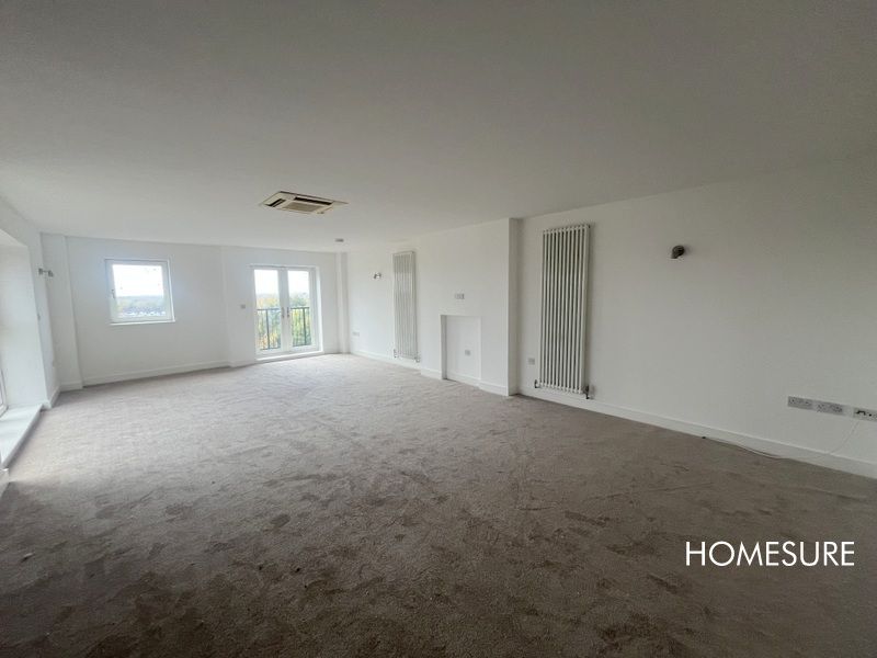 Property photo 2 of 13 Lounge