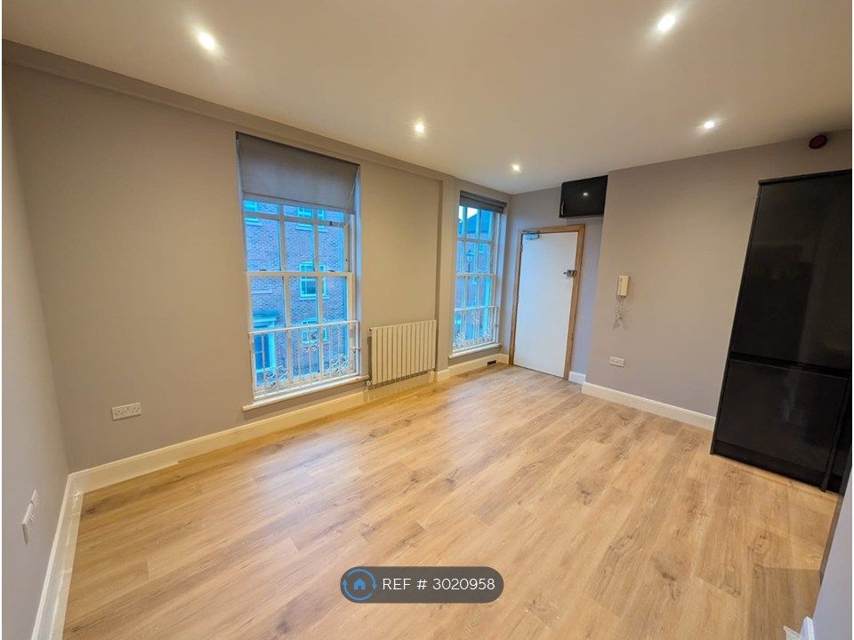 Property photo 2 of 13 Living Room/ Kitchen
