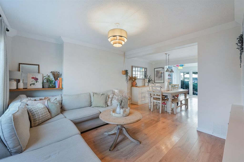 Property photo 1 of 16 Radstock Way (11).Jpg