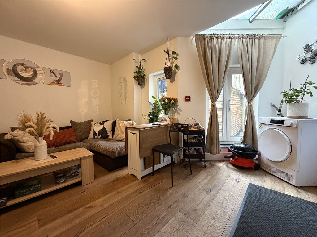 Property photo 2 of 10 Picture No. 09