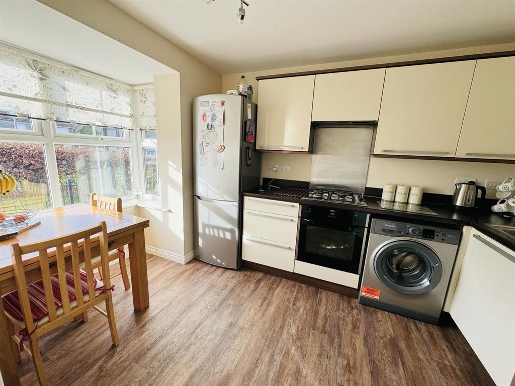 Property photo 2 of 10 Kitchen Diner
