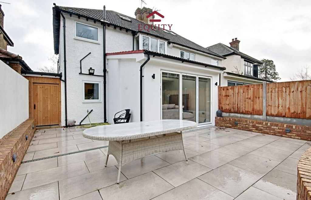 Property photo 2 of 37 Picture No. 42