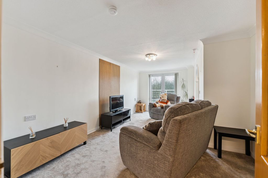 Property photo 2 of 11