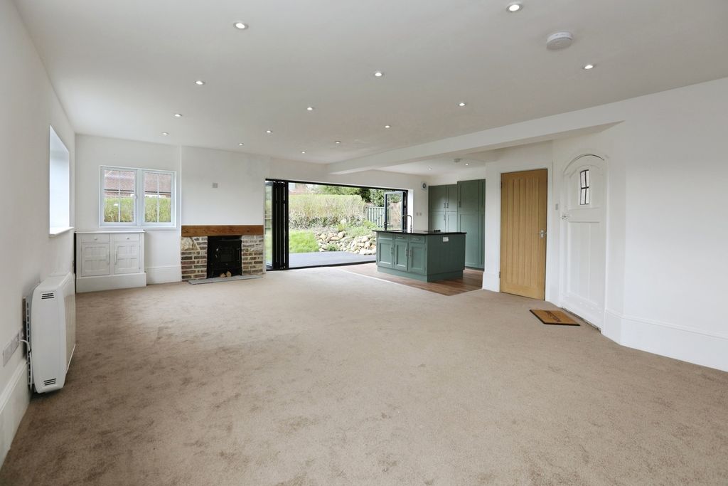 Property photo 3 of 20 Pbox-Img.Jpg