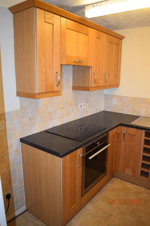 Property photo 2 of 25 Kitchen