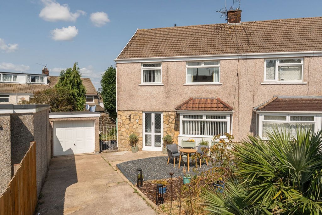 Property photo 1 of 35