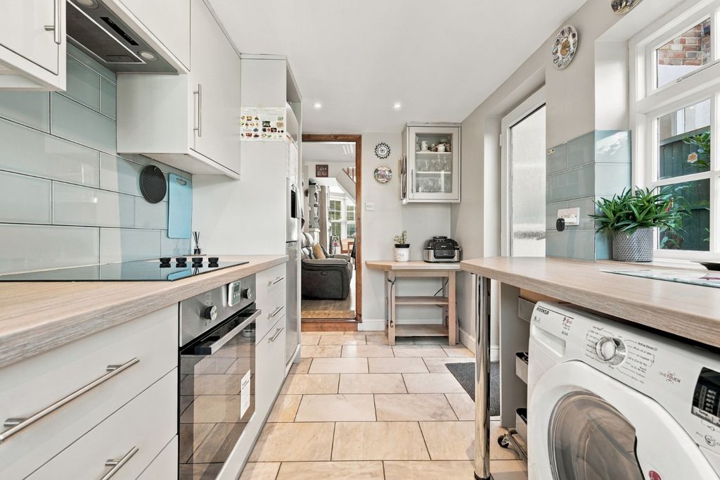 Property photo 2 of 16 5461584