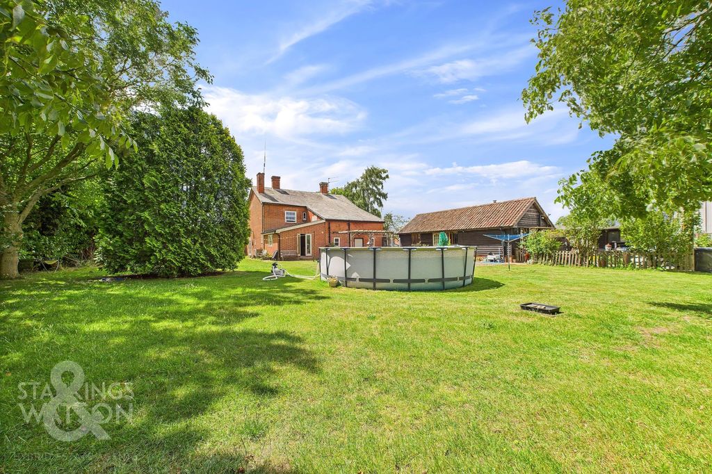 Property photo 2 of 49