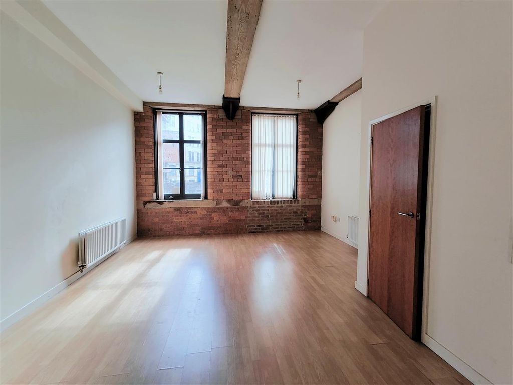 Property photo 1 of 11 Openplan Lounge