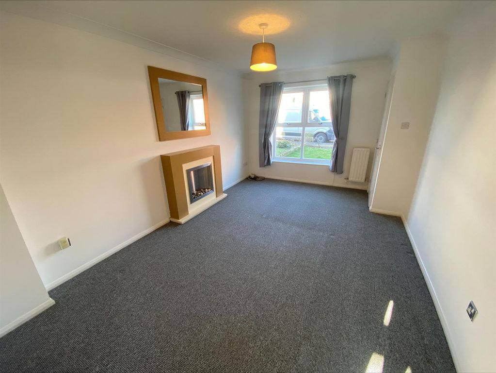 Property photo 2 of 10 Lounge