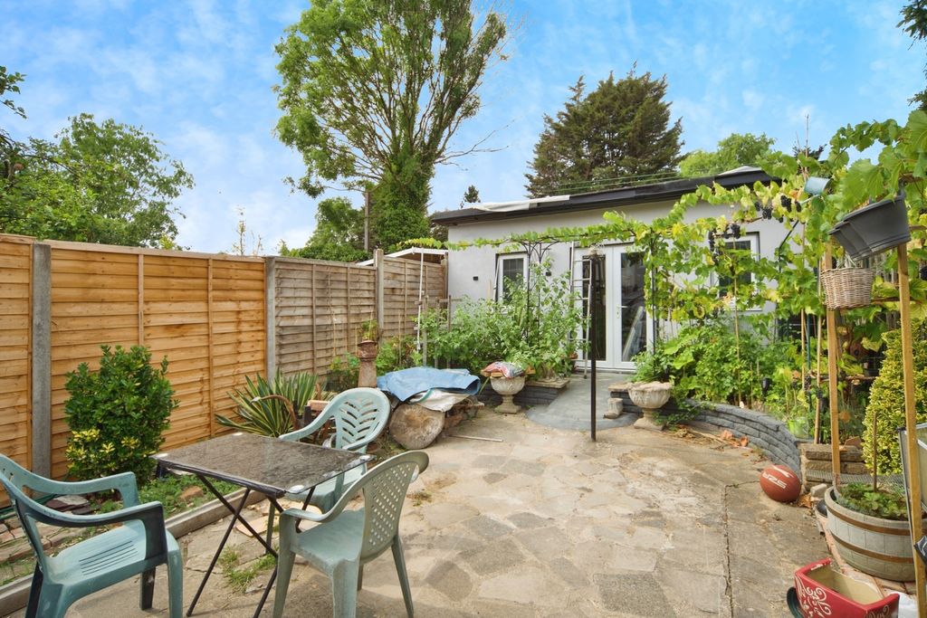 Property photo 2 of 15 Photo