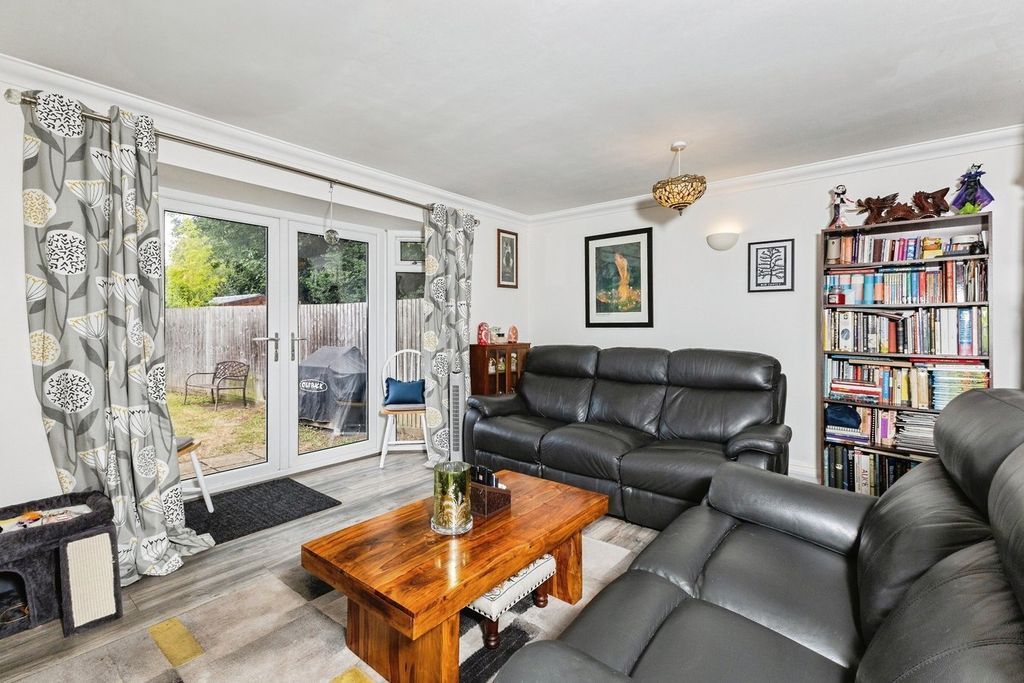 Property photo 3 of 18