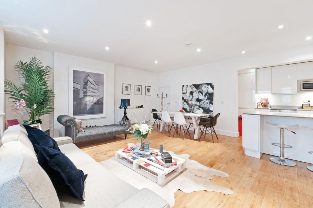 Property photo 2 of 9 Reception