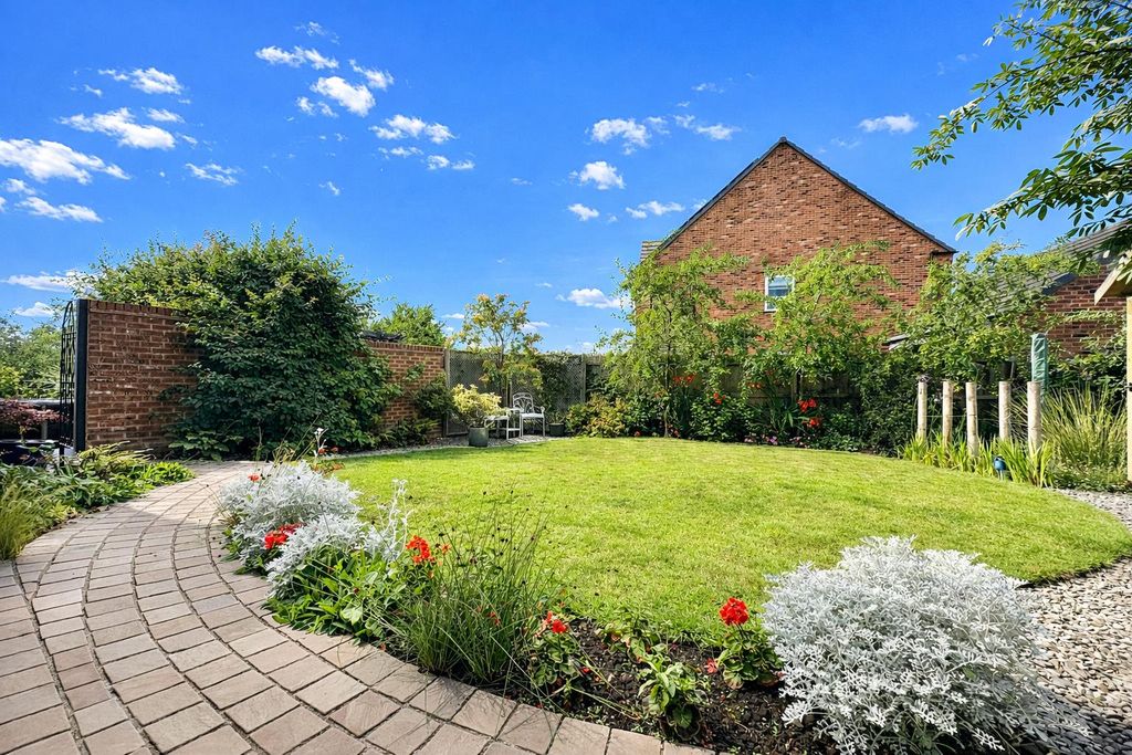 Property photo 2 of 38 Chatgpt Image Mar 18, 2026, 11_27_23 Am.Png