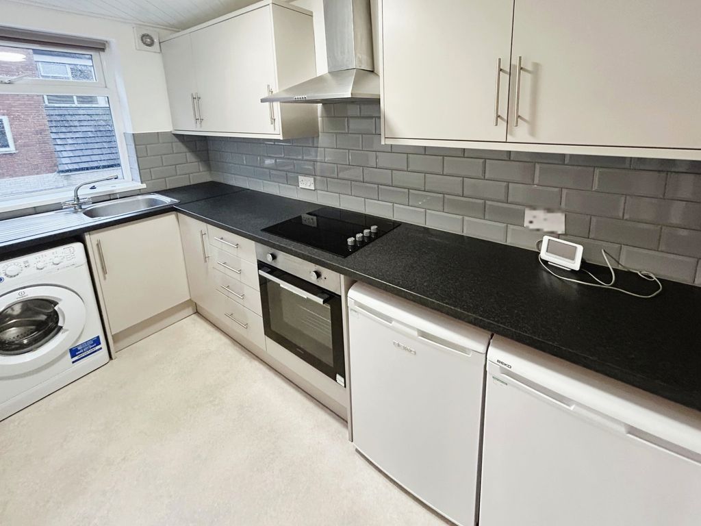 Property photo 3 of 7 Picture No. 12