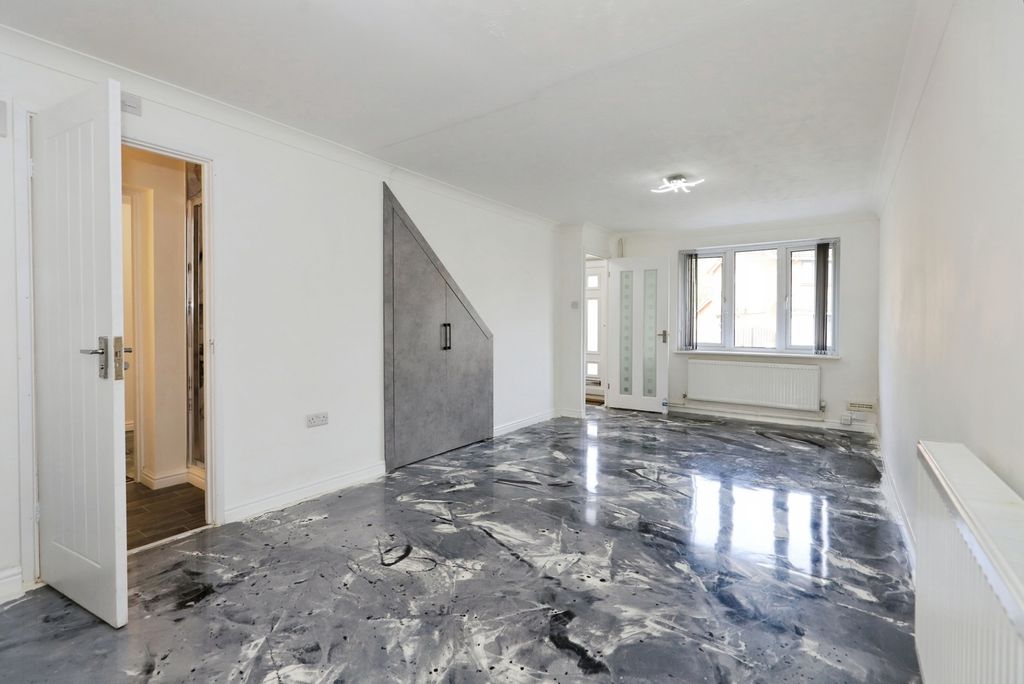 Property photo 2 of 20 Pbox-Img.Jpg