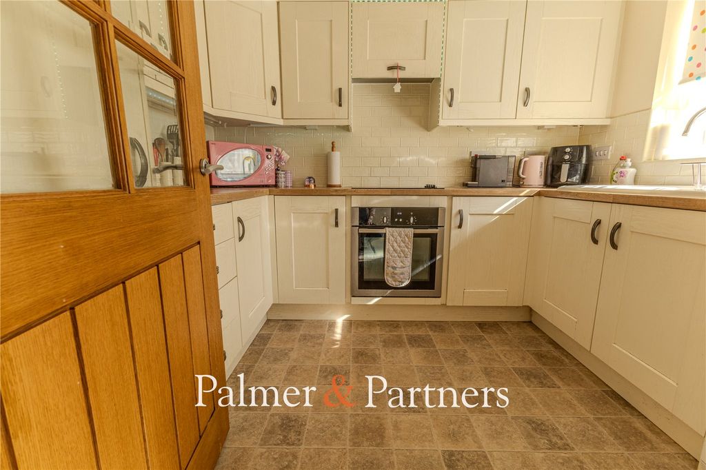 Property photo 3 of 18 Picture No. 04