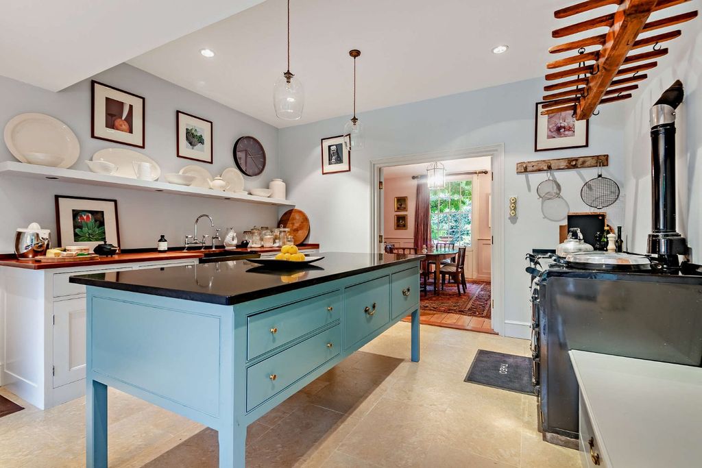 Property photo 2 of 26 Kitchen/Breakfast