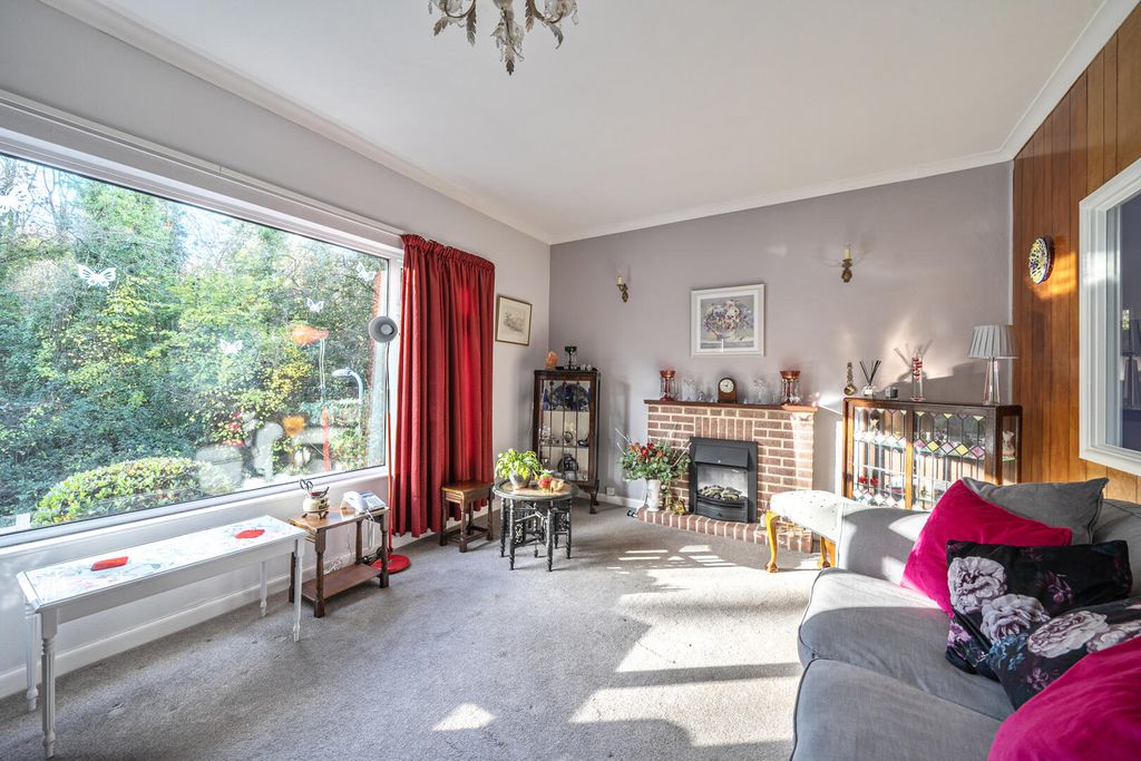 Property photo 2 of 12 Living Room